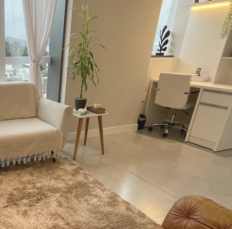 Espaço de atendimento com luz natural